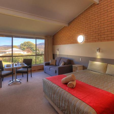 Tenterfield Motor Inn Bagian luar foto