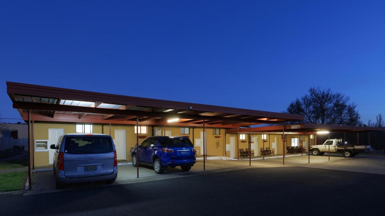 Tenterfield Motor Inn Bagian luar foto