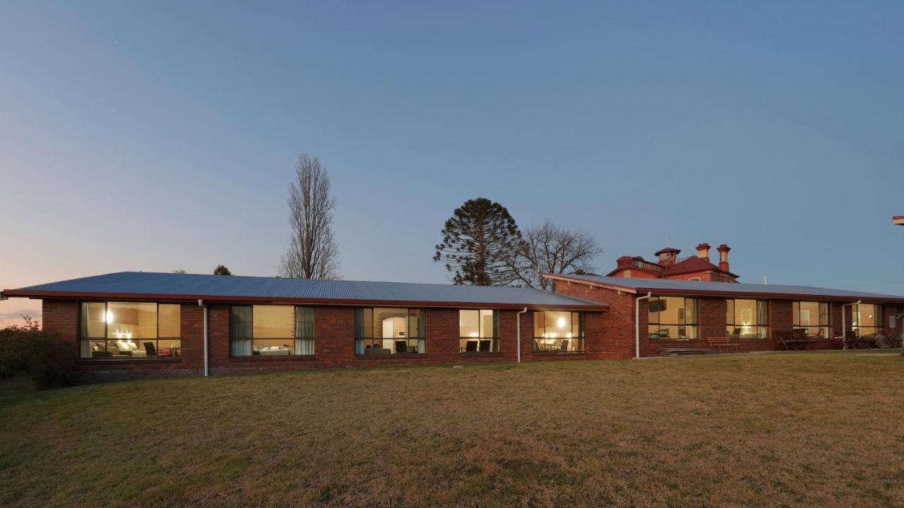 Tenterfield Motor Inn Bagian luar foto
