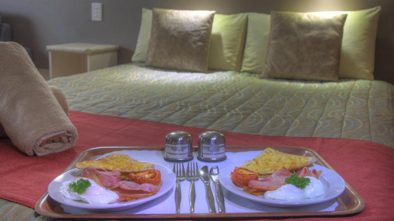 Tenterfield Motor Inn Bagian luar foto
